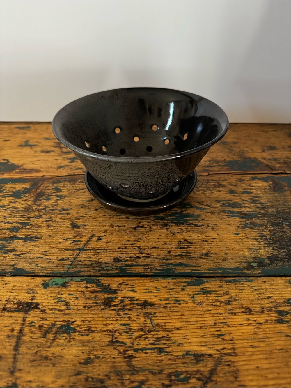 Black and Grey Ceramic Berry Bowl with Drain Tray